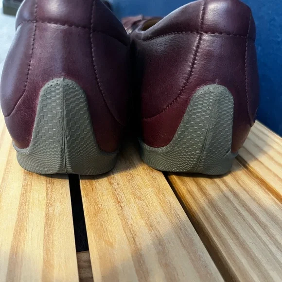 ECCO Women’s Burgundy Leather Ballet Flats Angel Bow Size 41 / 9.5-10 US - Picture 6 of 9